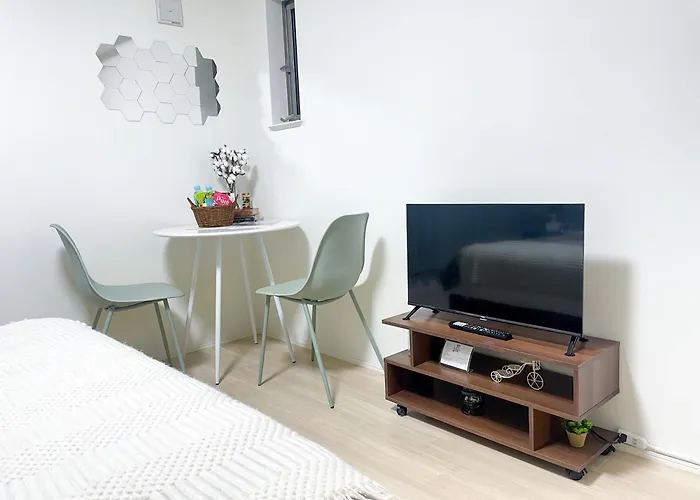 Room Near Korea Town And Osaka Expo